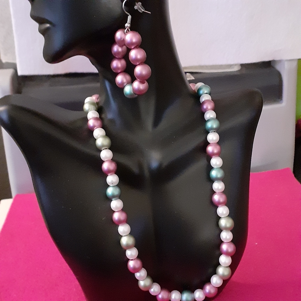 Necklace set  Green  white and  purple  beaded necklace  and earrings